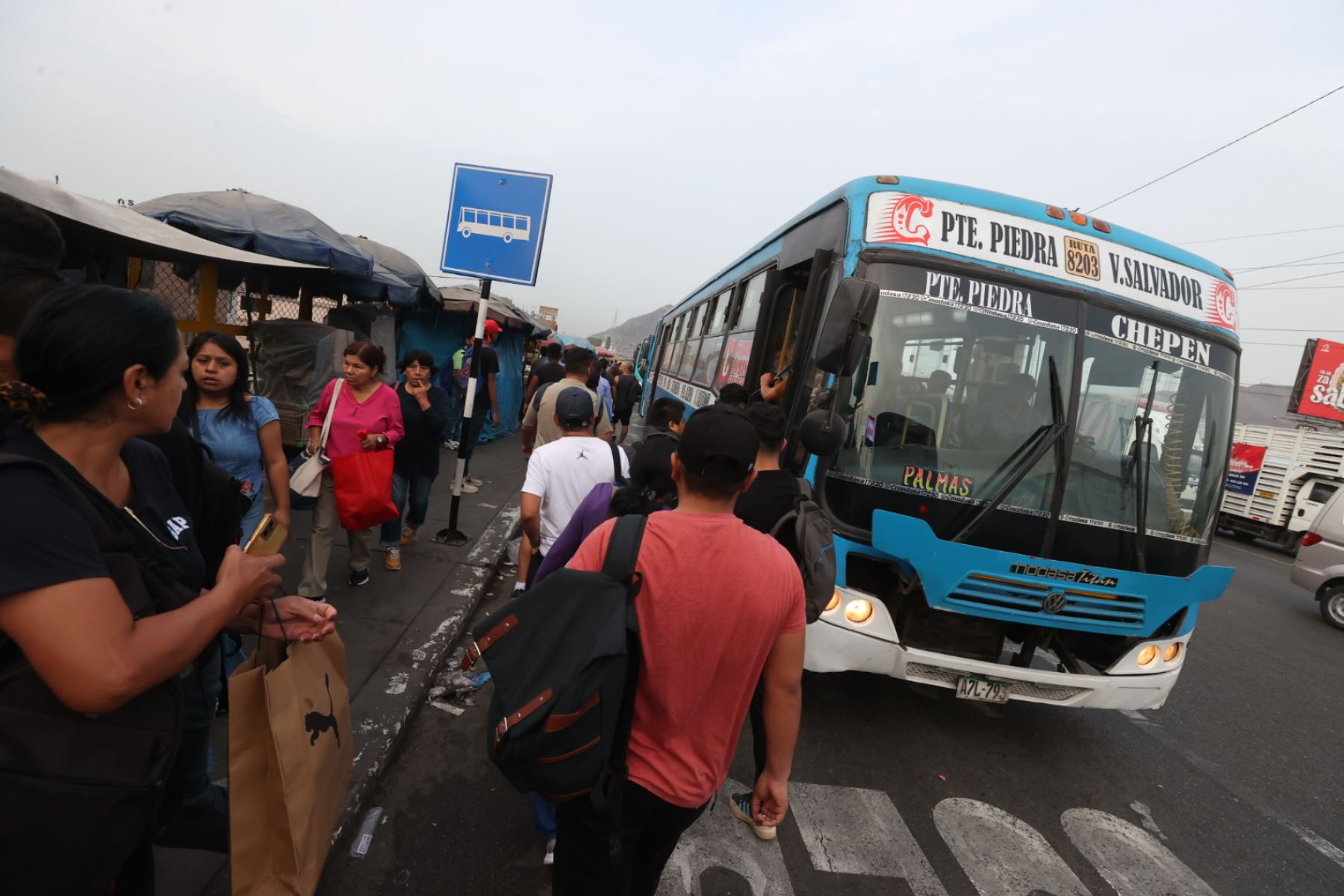 Se aprecia que buses están cubriendo necesidad de viaje de población, pese al llamado al paro, señaló hoy el general PNP Felipe Monroy, jefe de la Región Policial de Lima. Foto: ANDINA/Juan Carlos Guzmán.