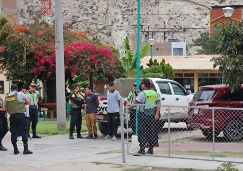 Cuatro personas fueron detenidas por la Policía por ser presuntos responsables del traslado de cerca de 100 kilos de droga.