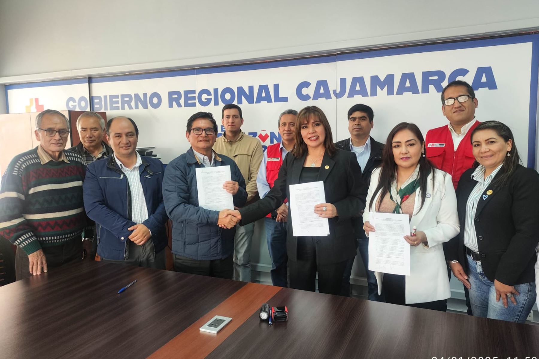 Reunión técnica del Ministerio de Vivienda, Construcción y Saneamiento (MVCS) con el Gobierno Regional de Cajamarca con miras a construir 100 casitas "Wasiymi" para las familias en pobreza. ANDINA/Difusión