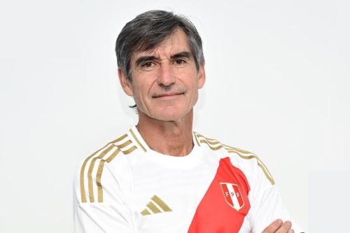 Oscar Ibáñez en el nuevo entrenador interino de la selección peruana 