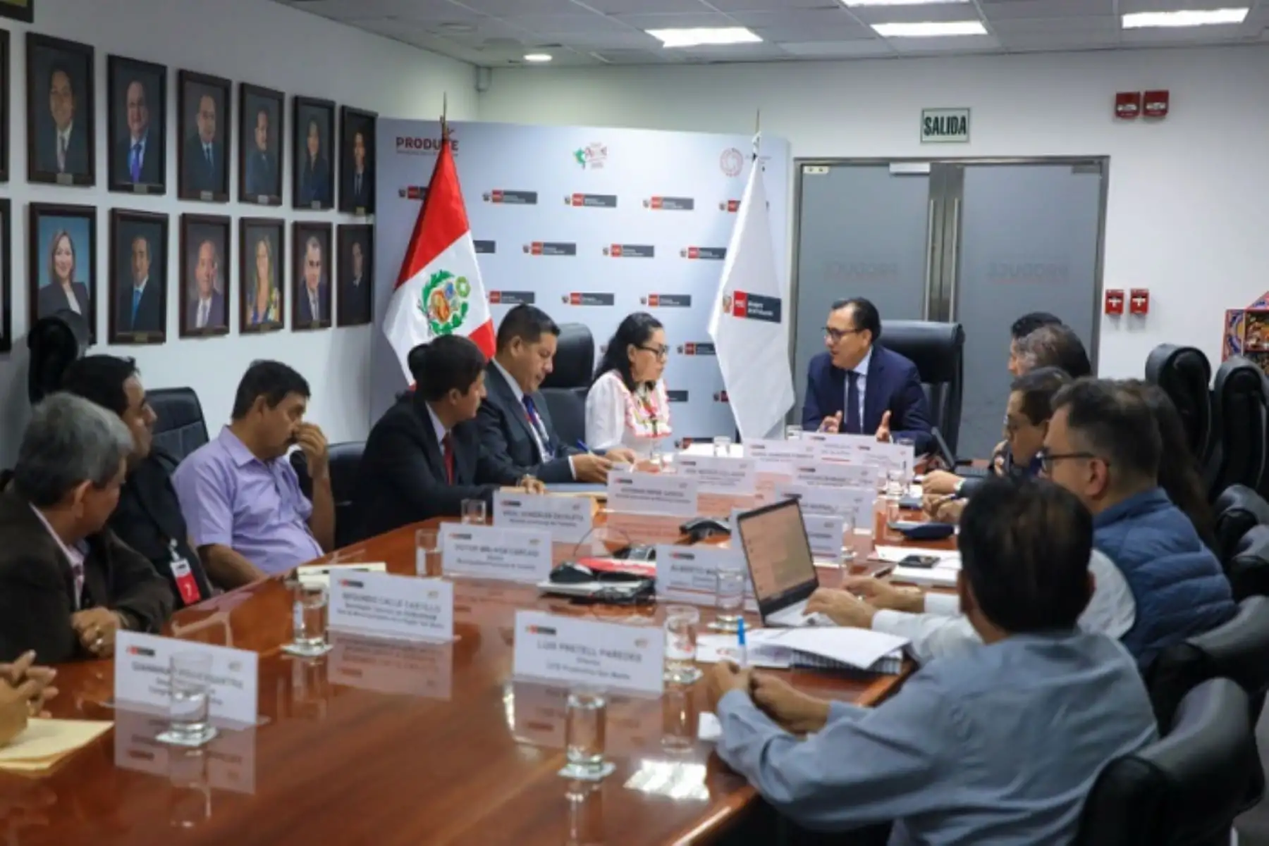 El titular del Produce evaluó el avance de los proyectos de mejoramiento de los mercados de Juanjuí, Tarapoto, Tocache y Lamas.