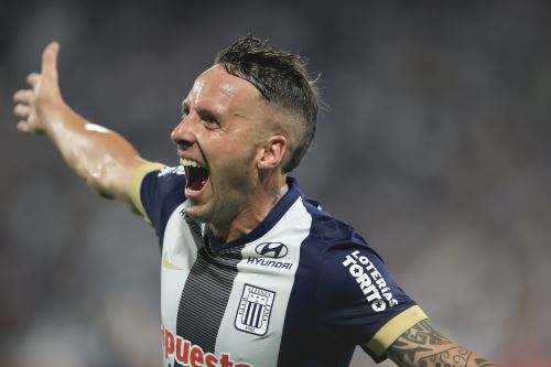 Alianza Lima goleó 3-0 a Cusco FC y comenzó con pie derecho el Torneo Apertura