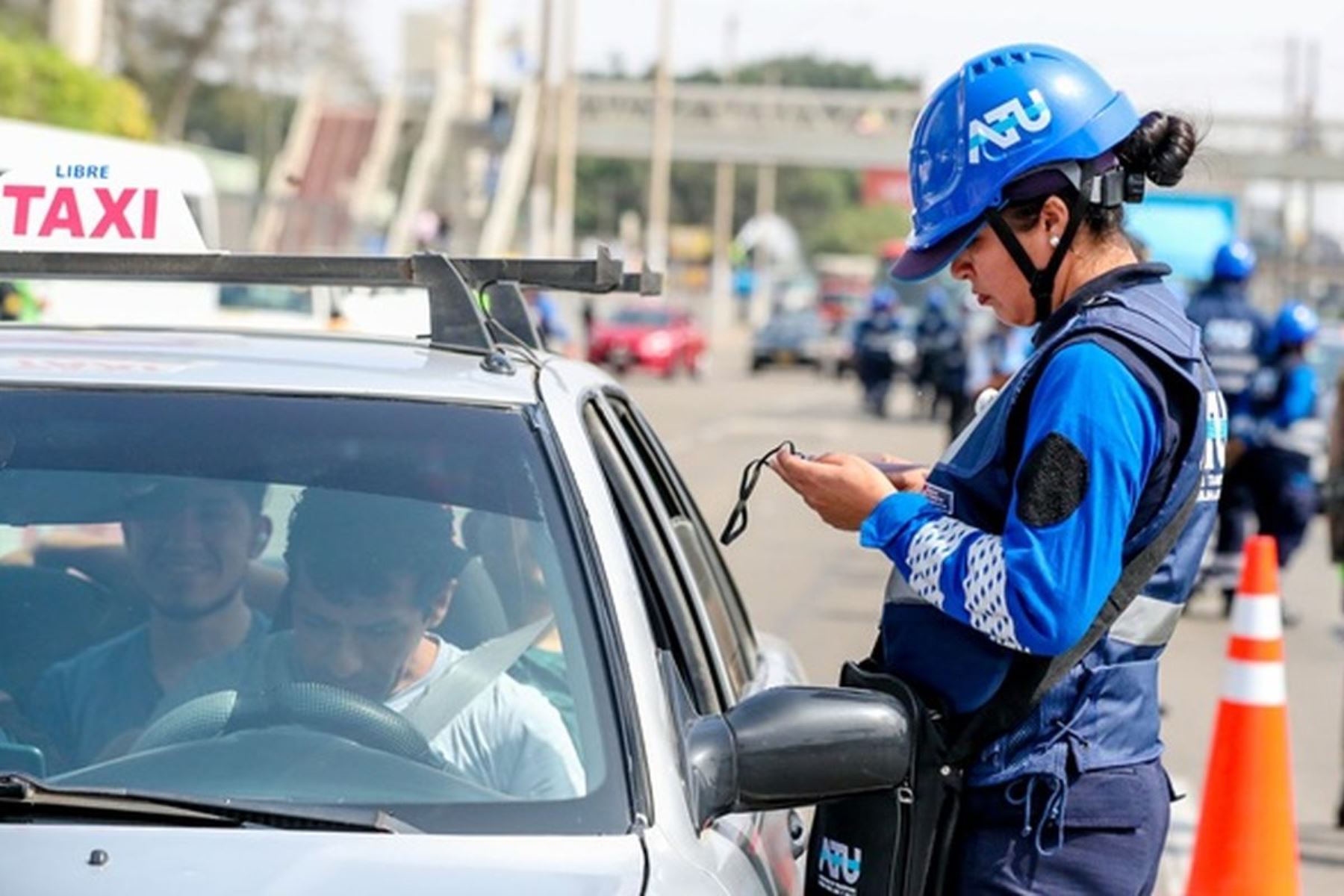 Intervención de la ATU a taxista. Foto: ANDINA/Difusión