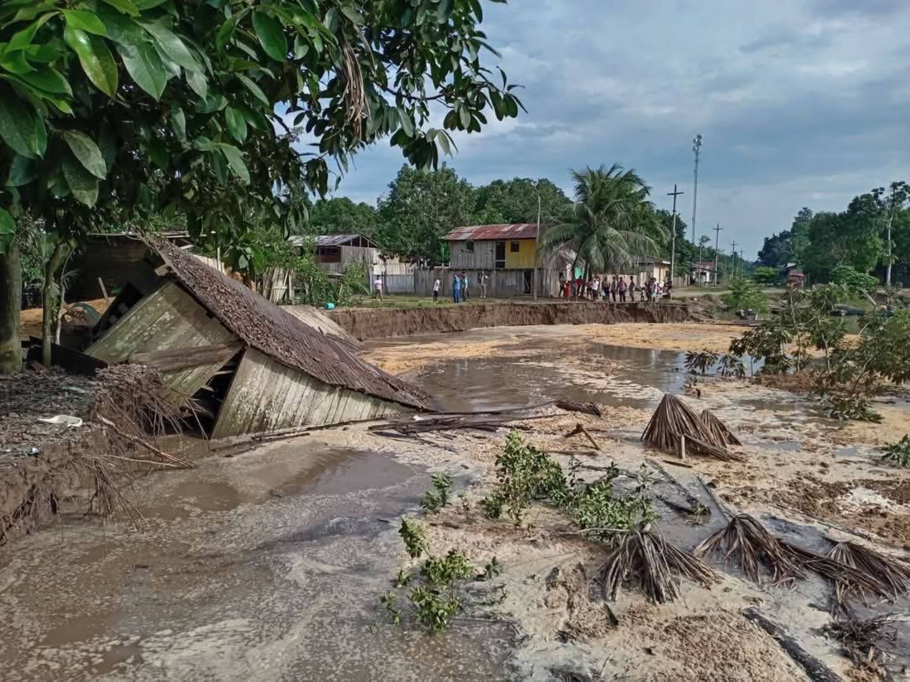 El río Ucayali incrementó su caudal a causa de las lluvias de fuerte intensidad, afectando a varias familias de la comunidad de Juancito, ubicada en el distrito de Sarayacu, región Loreto. ANDINA/Difusión