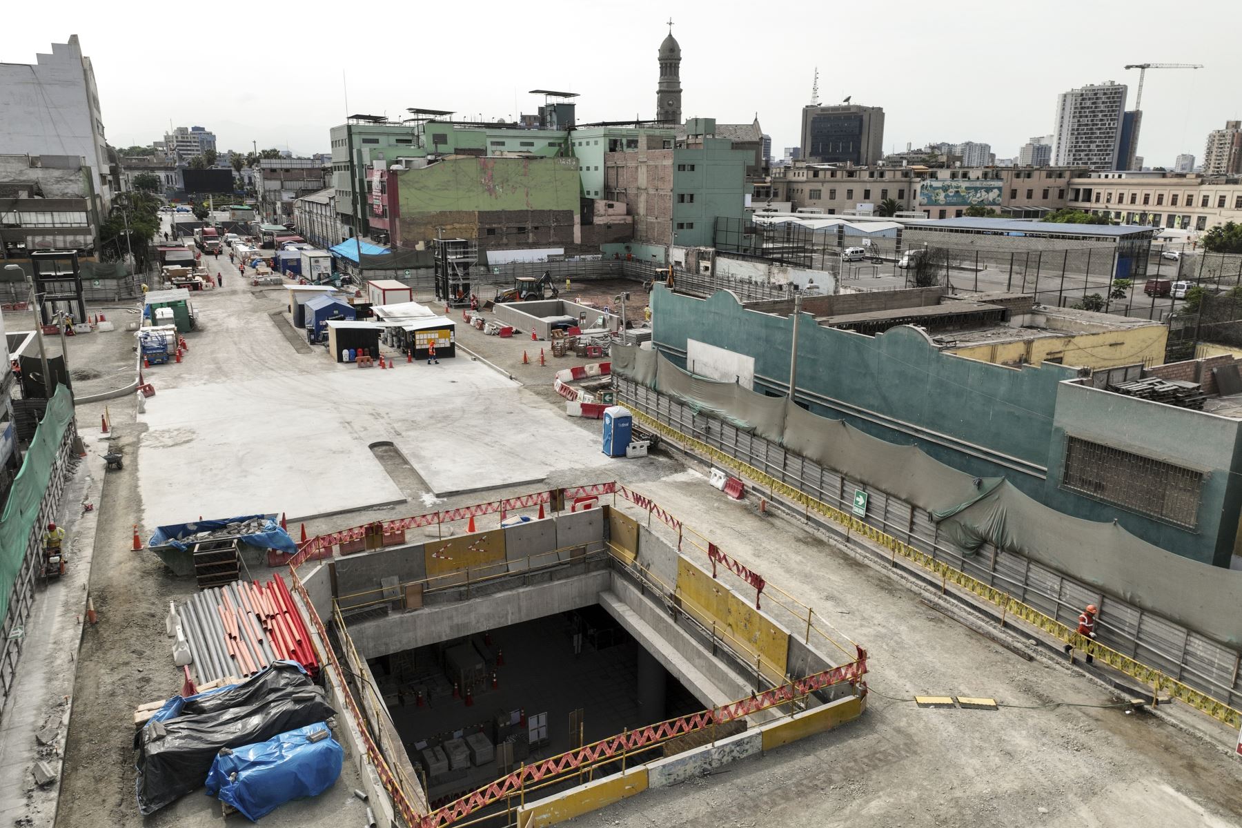 Dron de la Agencia Andina captó el avance de las estaciones Bolognesi y Central de la Línea 2 del Metro de Lima y Callao. Foto: ANDINA/Jhonel Rodríguez Robles.