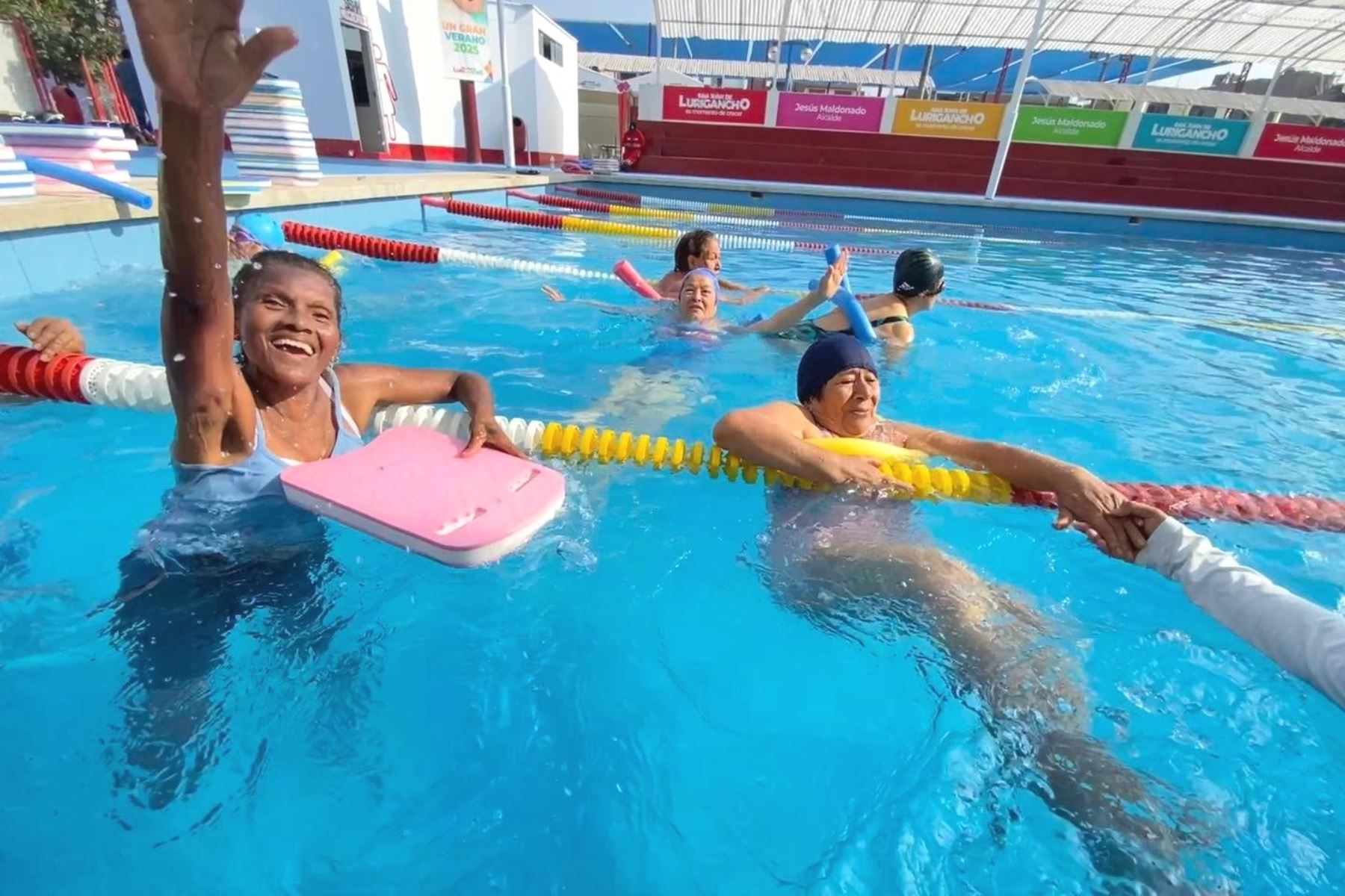 SJL: dictan clases gratuitas de natación a adultos mayores y personas con discapacidad. Foto: ANDINA/Difusión.