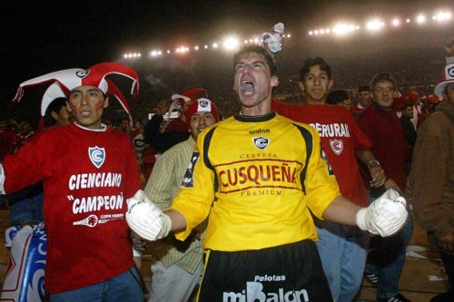 Óscar Ibañez asume el mayor desafío de su vida. Hoy lo presentan como DT de la selección peruana