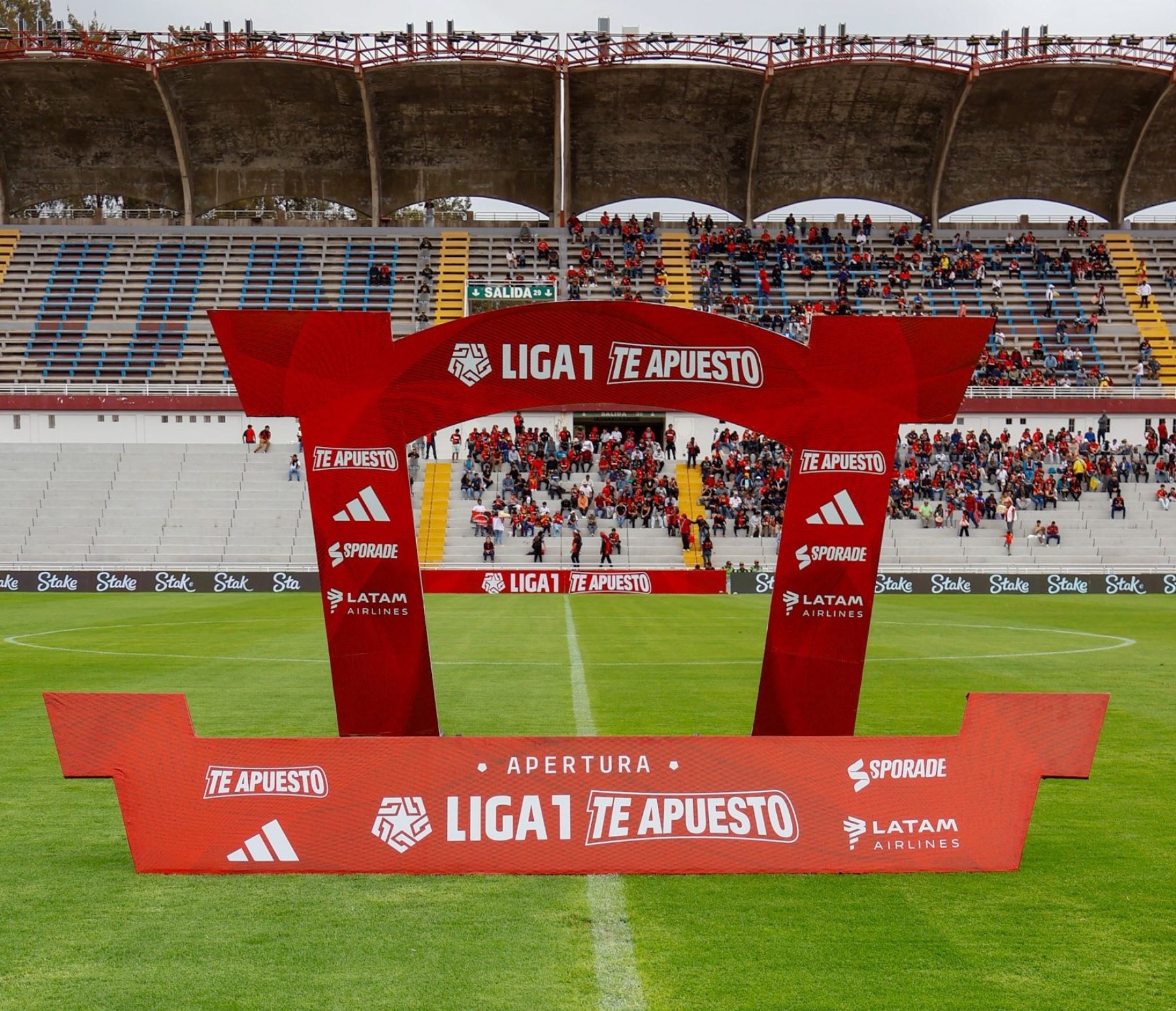 La Liga 1 tiene a 12 equipos que juegan de local en ciudades de altura