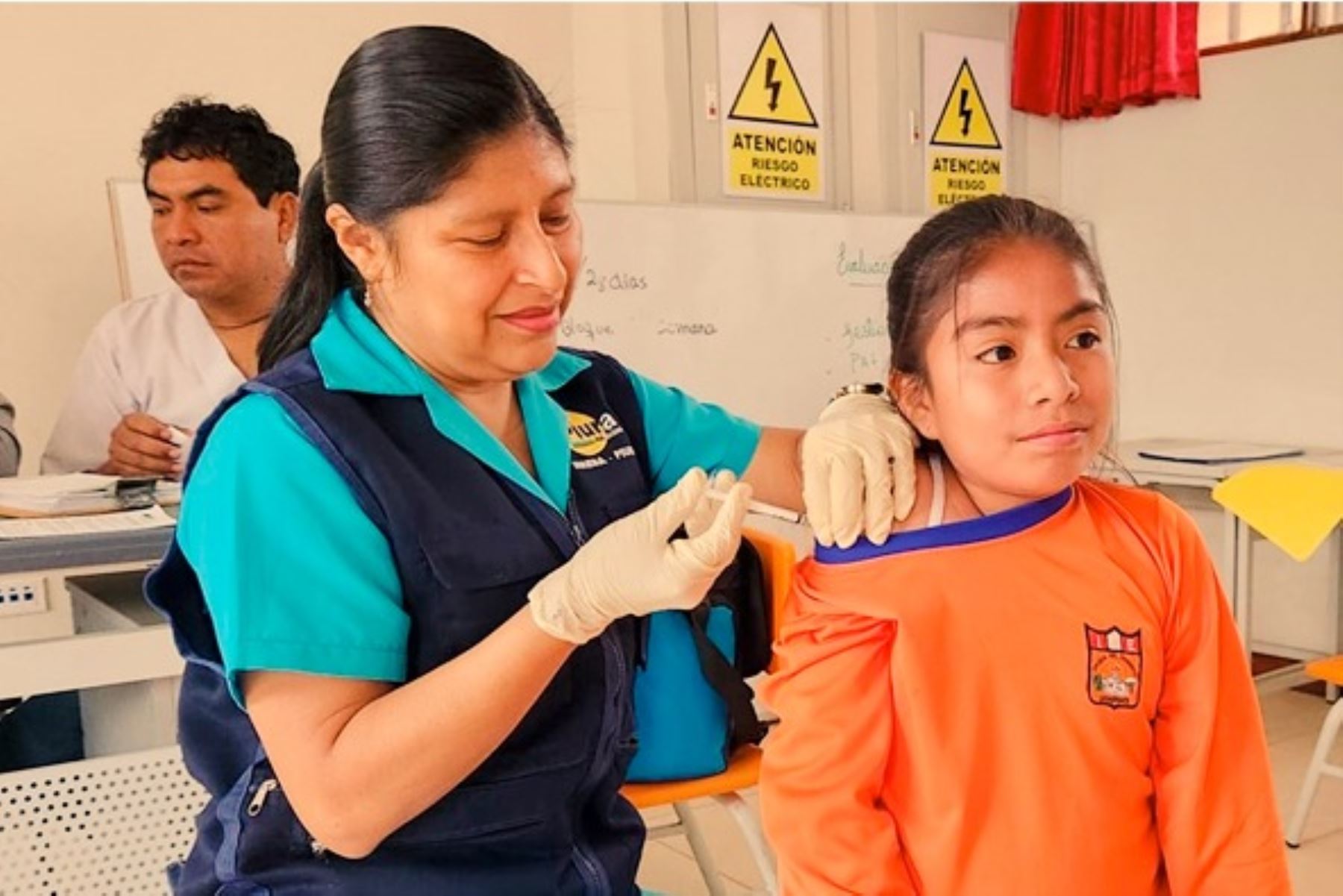 Las brigadas de vacunación recorrieron los colegios de Piura. Foto: ANDINA/Difusión