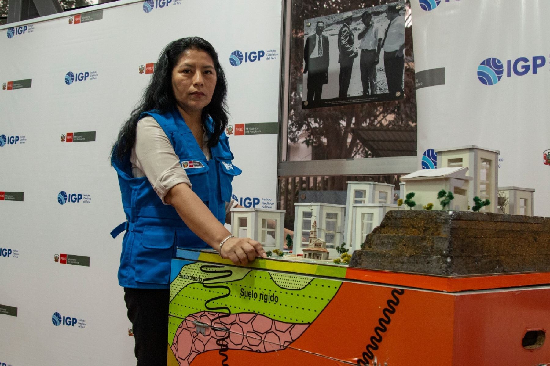 Científicas peruanas compartieron hoy en el  Planetario Nacional del IGP - Ate sus experiencias profesionales y anécdotas durante su trabajo en el Perú. Foto: IGP