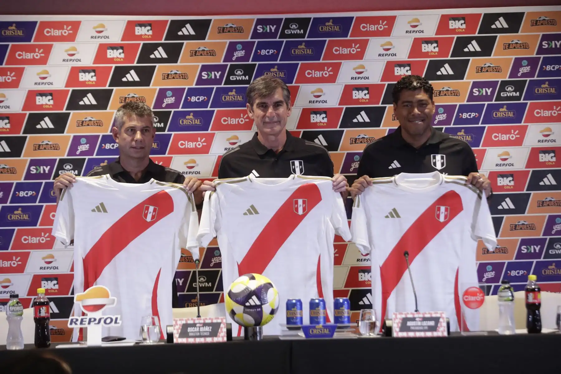 Óscar Ibáñez fue presentado este martes como técnico de la selección peruana. Foto: ANDINA/Eddy Ramos