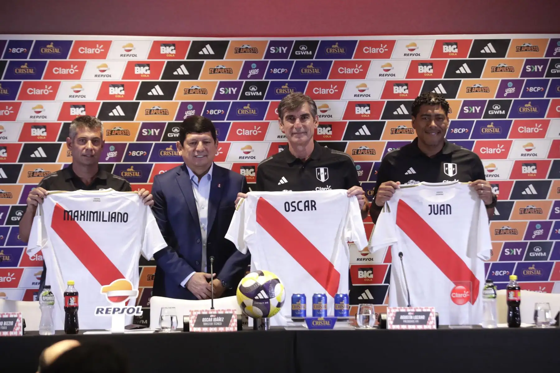 Óscar Ibáñez fue presentado este martes como técnico de la selección peruana. Foto: ANDINA/Eddy Ramos