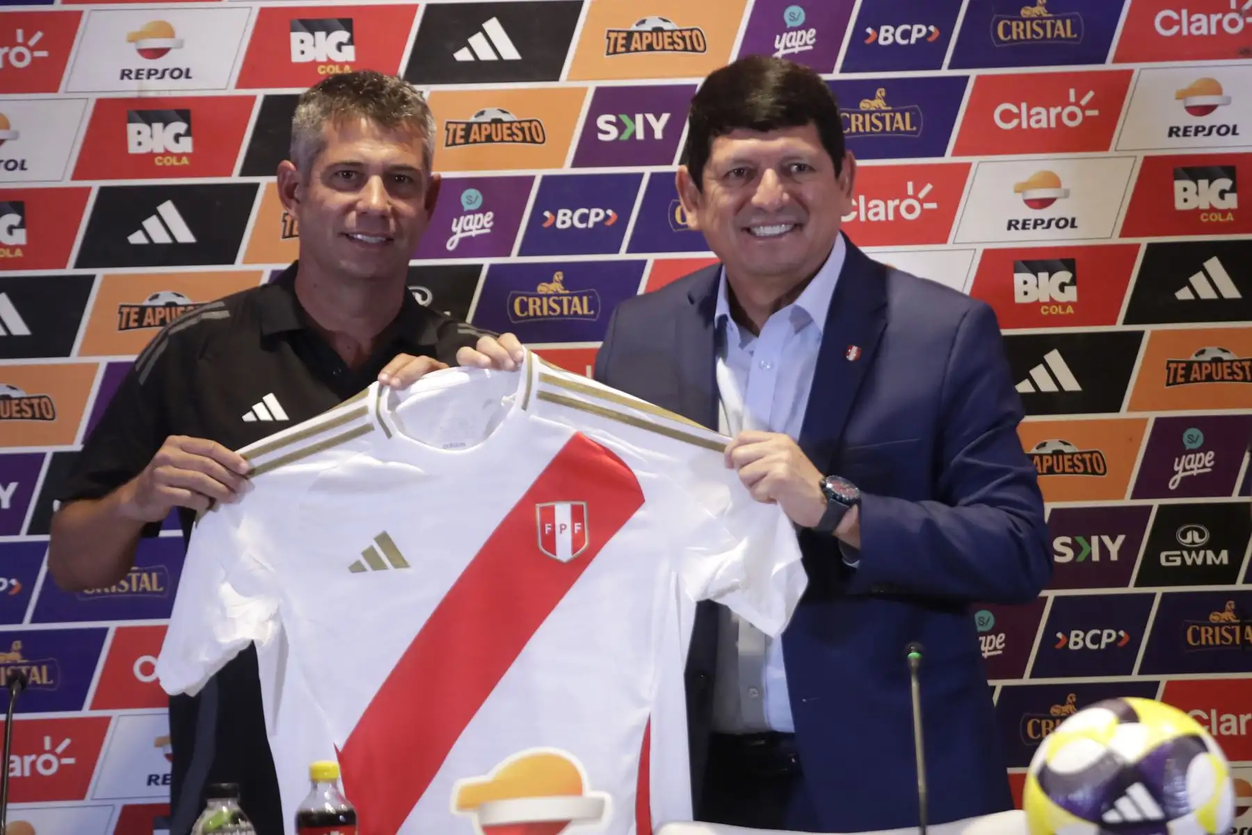 Conferencia de prensa de Óscar Ibáñez quien fue presentado como técnico de la selección peruana.
Foto: ANDINA/Eddy Ramos