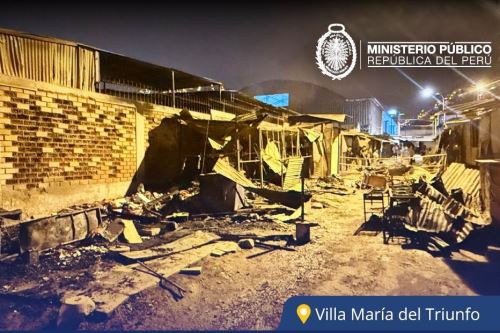 VMT: Fiscalía inicia investigación por incendio en mercado de Nueva Esperanza. Foto: ANDINA/Difusión.