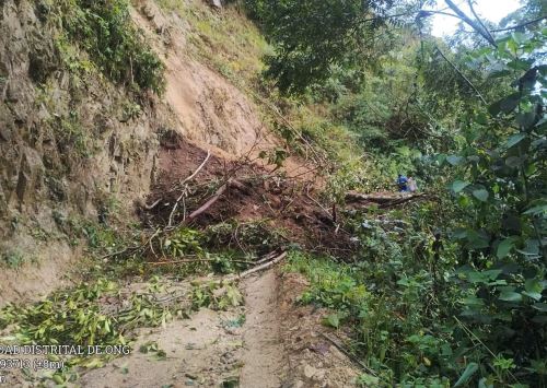 Huaicos registrados en la sierra de la región La Libertad bloquean diversas vías y dejan aislados a los distritos de Ongón, Urpay y Bolívar.  ANDINA/Difusión