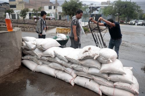 Pobladores de Chosica y Chaclacayo se preparan ante ante posible activación de quebradas y desbordes de río