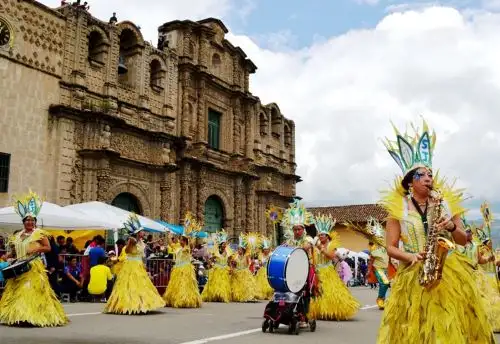 Mincetur realizará un estudio del impacto económico y el flujo de turistas que llegan a Cajamarca a disfrutar del tradicional carnaval, una de las más importantes celebraciones del calendario festivo de Perú. ANDINA/Difusión