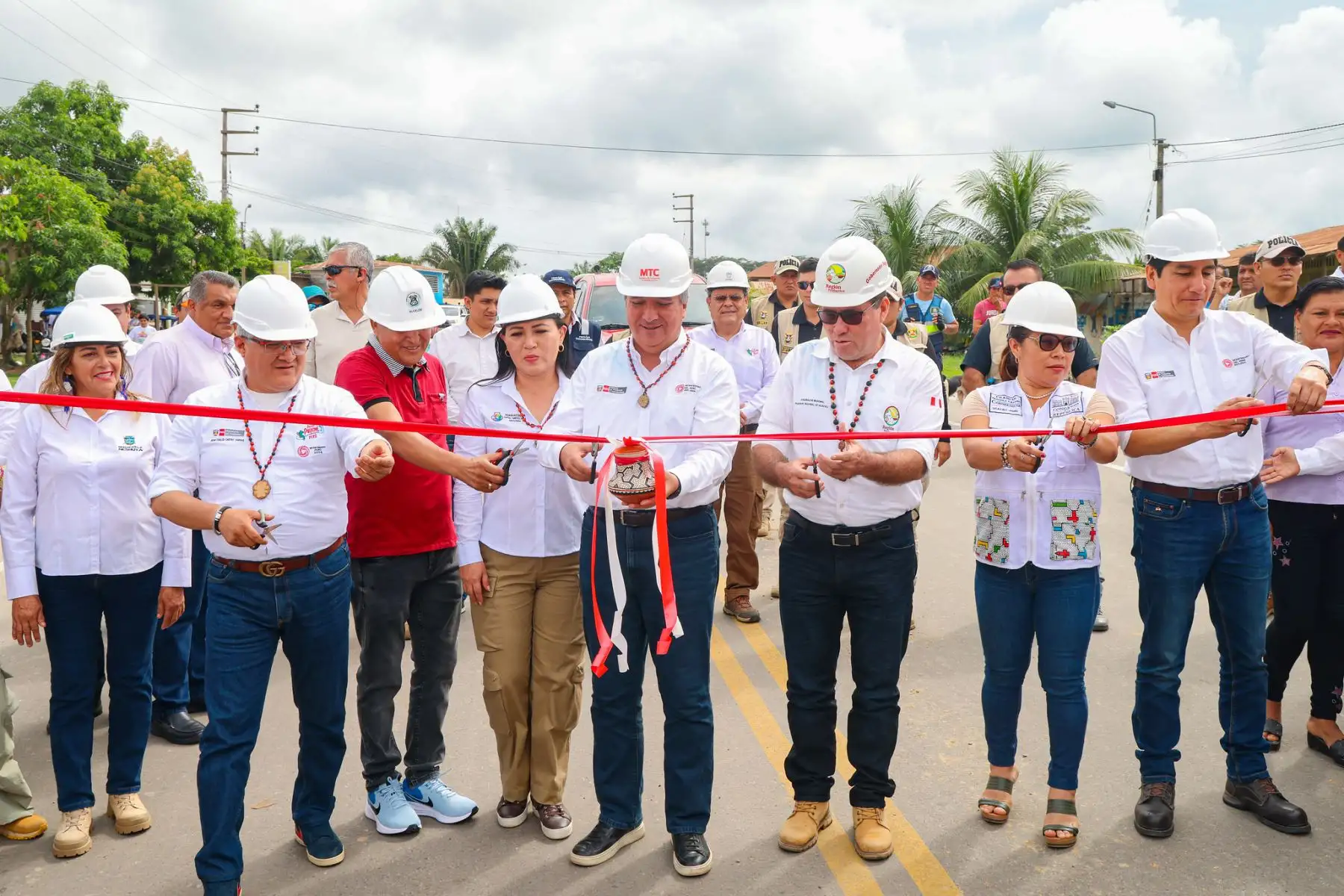 Este tren mejorará la conectividad de la región Ucayali y facilitará la exportación de productos locales, como cacao, plátano, palmas, camu-camu, entre otros.