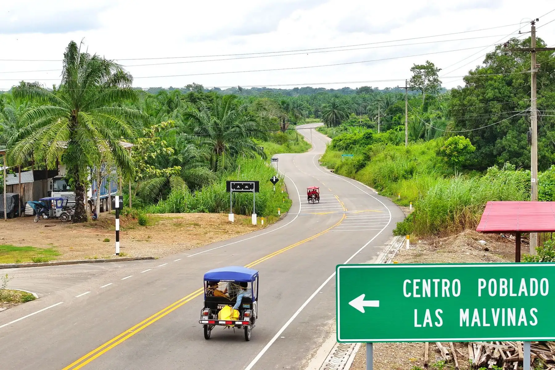 Asimismo, la carretera mejorará la conexión hacia servicios esenciales como salud y educación, dinamizando también el turismo y la economía local.