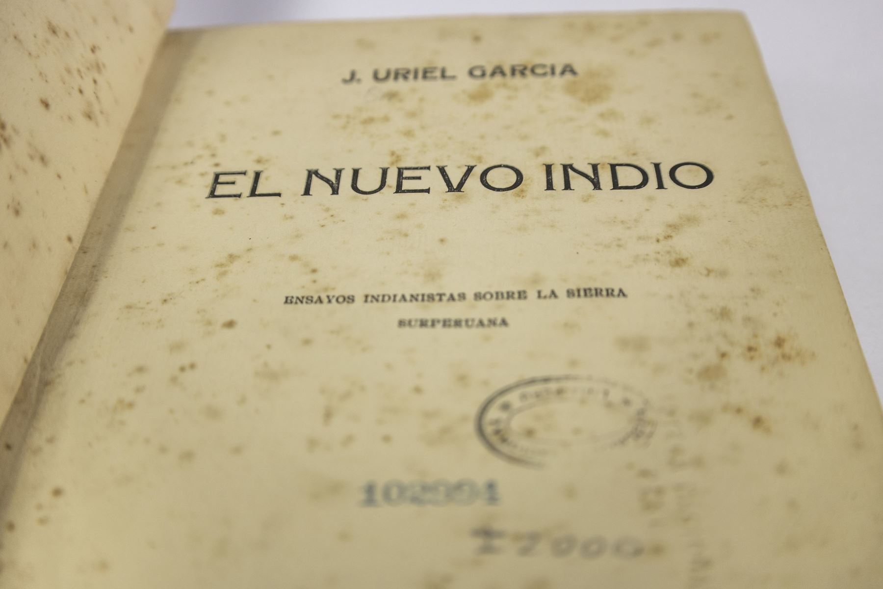 Se trata de siete unidades bibliográficas de cinco títulos (1922-1949) de José Uriel García, que aportan información de carácter artístico, histórico y etnológico sobre el Cusco y otras regiones del sur peruano. Foto: Mincul