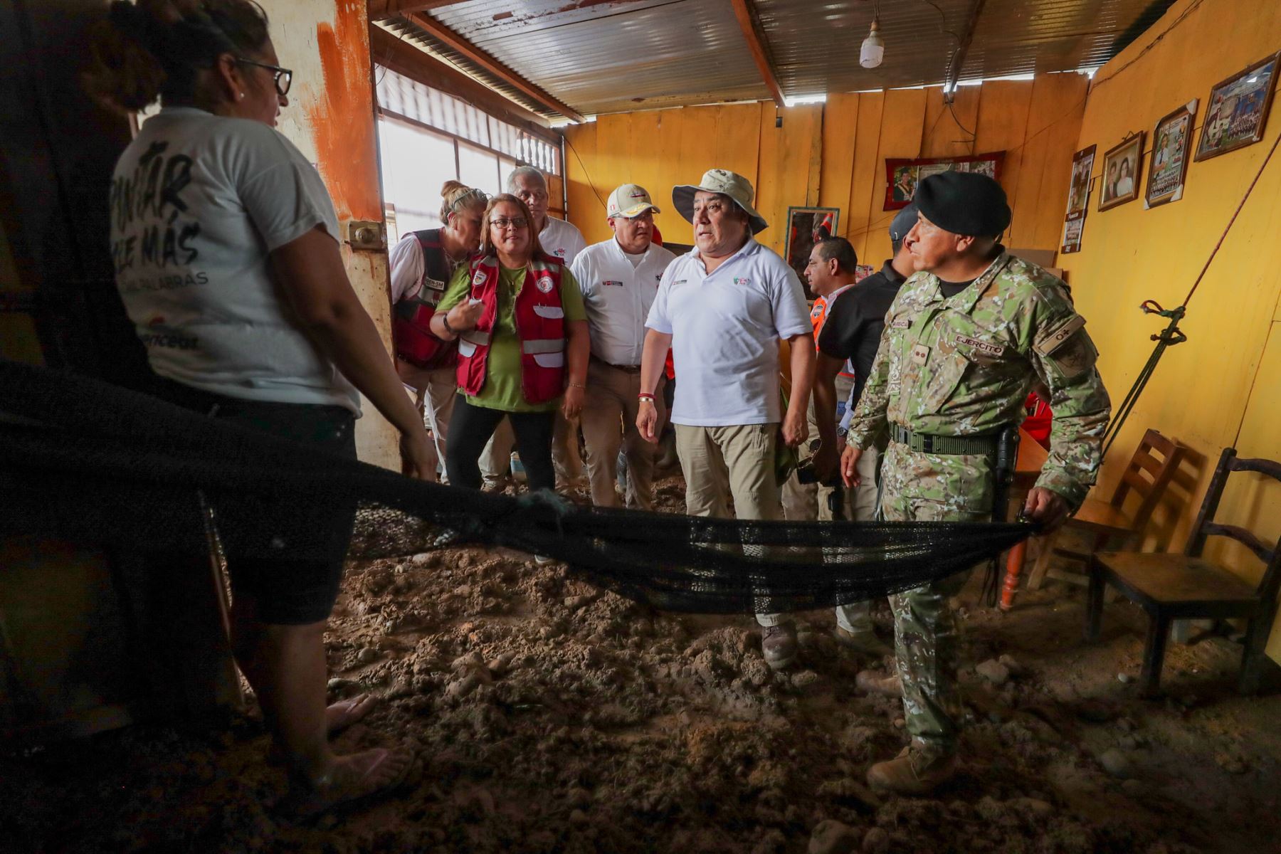 Durante la jornada, el jefe del Gabinete del Ministerial recorrió los distritos de Morales y La Banda de Shilcayo, ubicados en la provincia de San Martín, que han sido afectados por las fuertes lluvias.