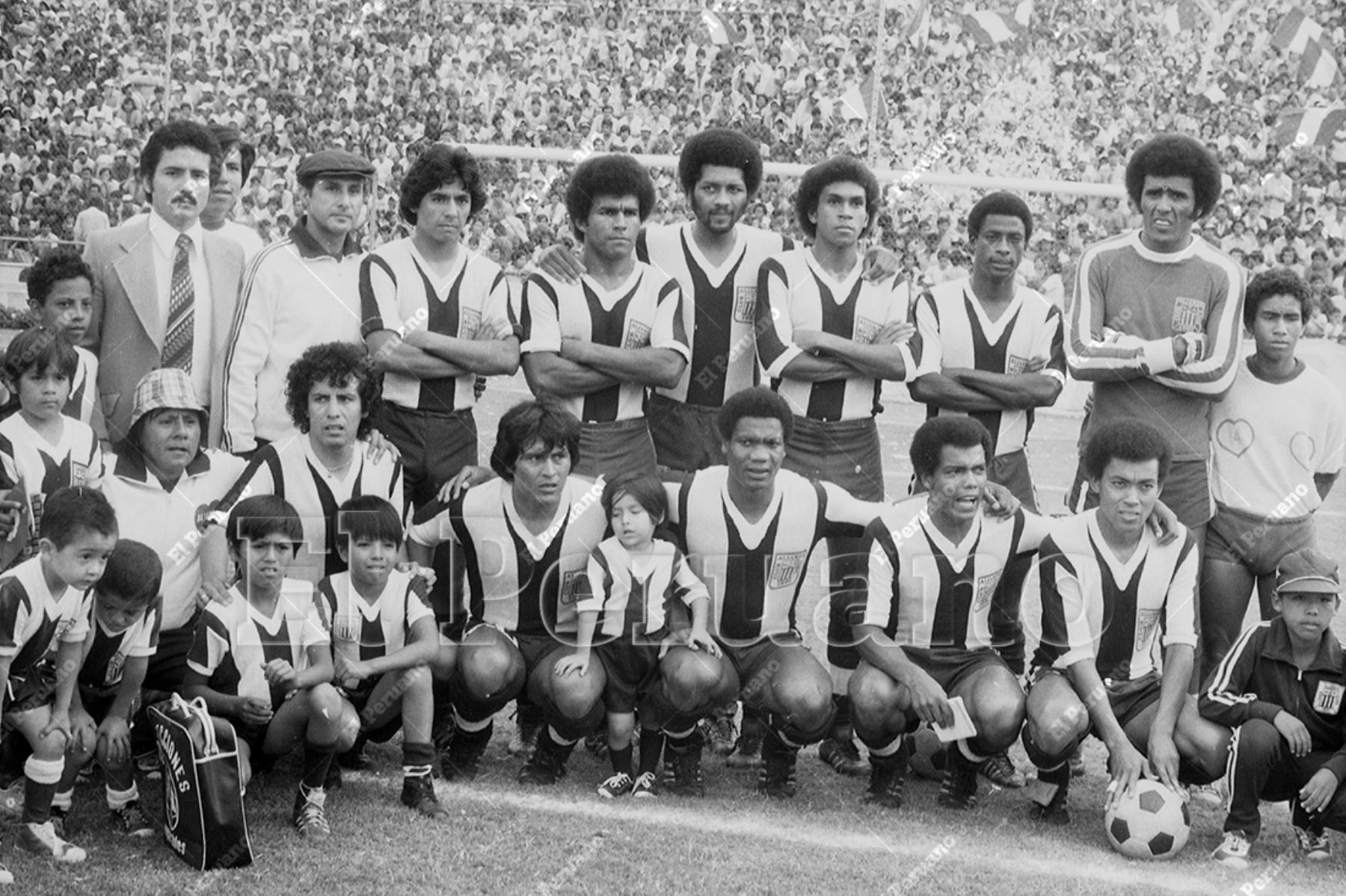 Lima - 21 enero 1979 / El cuadro de  Alianza Lima con Cubillas, Sotil, Cueto, Duarte y Velásquez que se coronó bicampeón del fútbol peruano. Foto: Archivo Histórico de El Peruano / Oswaldo Sánchez