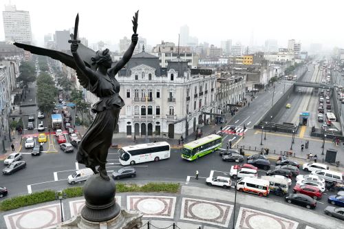 La ordenanza propuesta busca establecer lineamientos claros sobre horarios y rutas permitidas para el transporte de carga en el Cercado de Lima, con el fin de minimizar la congestión vehicular y mejorar la seguridad vial. Foto: Difusión