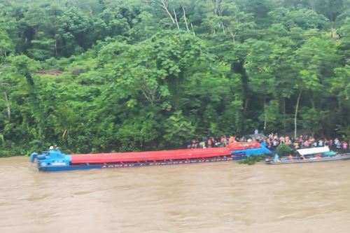 Exitoso rescate realizado por las Fuerzas Armadas, en el que se logró evacuar a más de 100 personas varadas en el río Tambo.