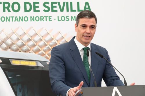 Presidente del Gobierno español, Pedro Sánchez, en una actividad en Sevilla (abril de 2024). Foto: X/@sanchezcastejon