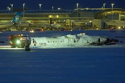 Avión de Delta Air Lines se estrella en Toronto con 80 pasajeros a bordo, dejando 15 heridos, tres de gravedad