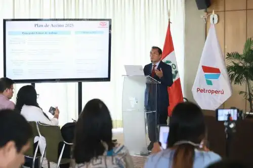Presidente del Directorio de Petroperú, Alejandro Narváez Liceras, destacó la estabilización de la empresa con un mejor nivel de producción, mayores ventas y una gestión más eficiente. ANDINA/Difusión