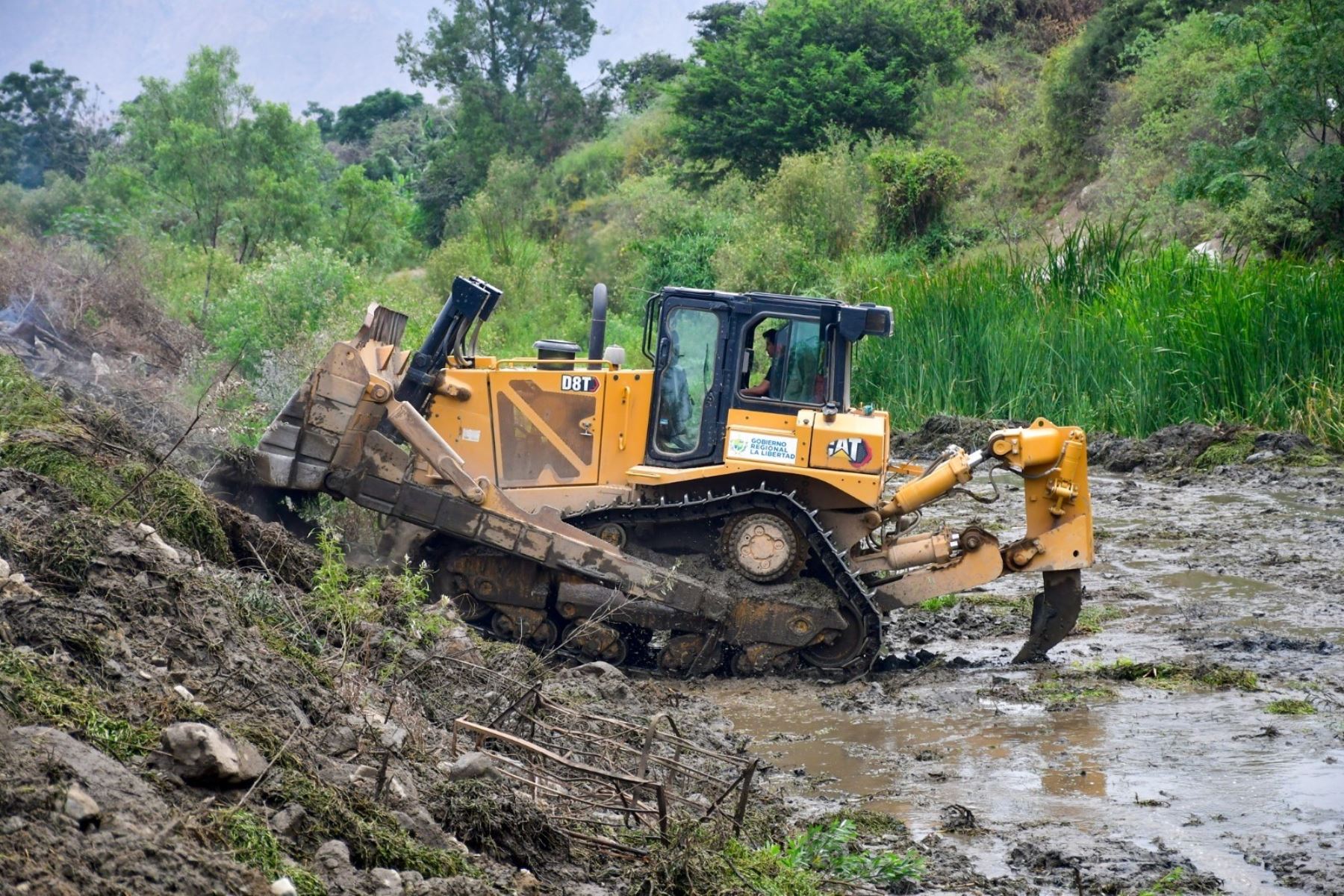 Con estos trabajos se busca remover el material de arrastre y la erosión de la quebrada Avendaño, y que se han generado tras El Niño del 2017 y el ciclón Yaku del 2023.