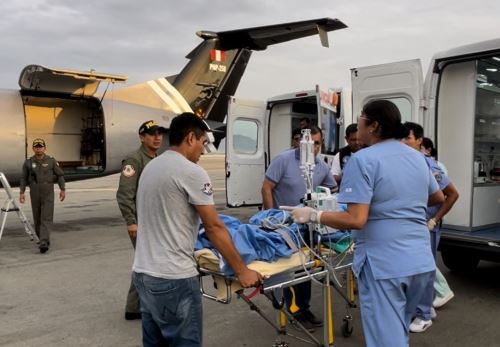 Trasladan por vía aérea a Lima a policías heridos de gravedad en Chimbote. Los agentes del orden fueron internados en el Hospital de Policía. ANDINA/Difusión