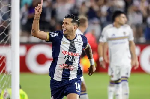 Pablo Ceppelini celebra tras anotar el 1-0 a favor de Alianza sobre Boca Juniors. Foto: ANDINA/Difusión