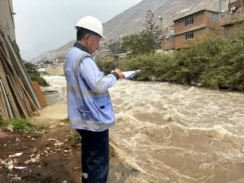 El Osinergmin inició campaña para garantizar seguridad de la infraestructura eléctrica ante lluvias intensas y otros eventos naturales.