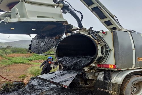 Las lluvias no solo aumentan los caudales de los rios, sino también la turbidez de las aguas provocada por el arrastre de tierra y sedimentos, que debe ser supervisada constantemente en todo el proceso de conversión de agua cruda a agua potable.