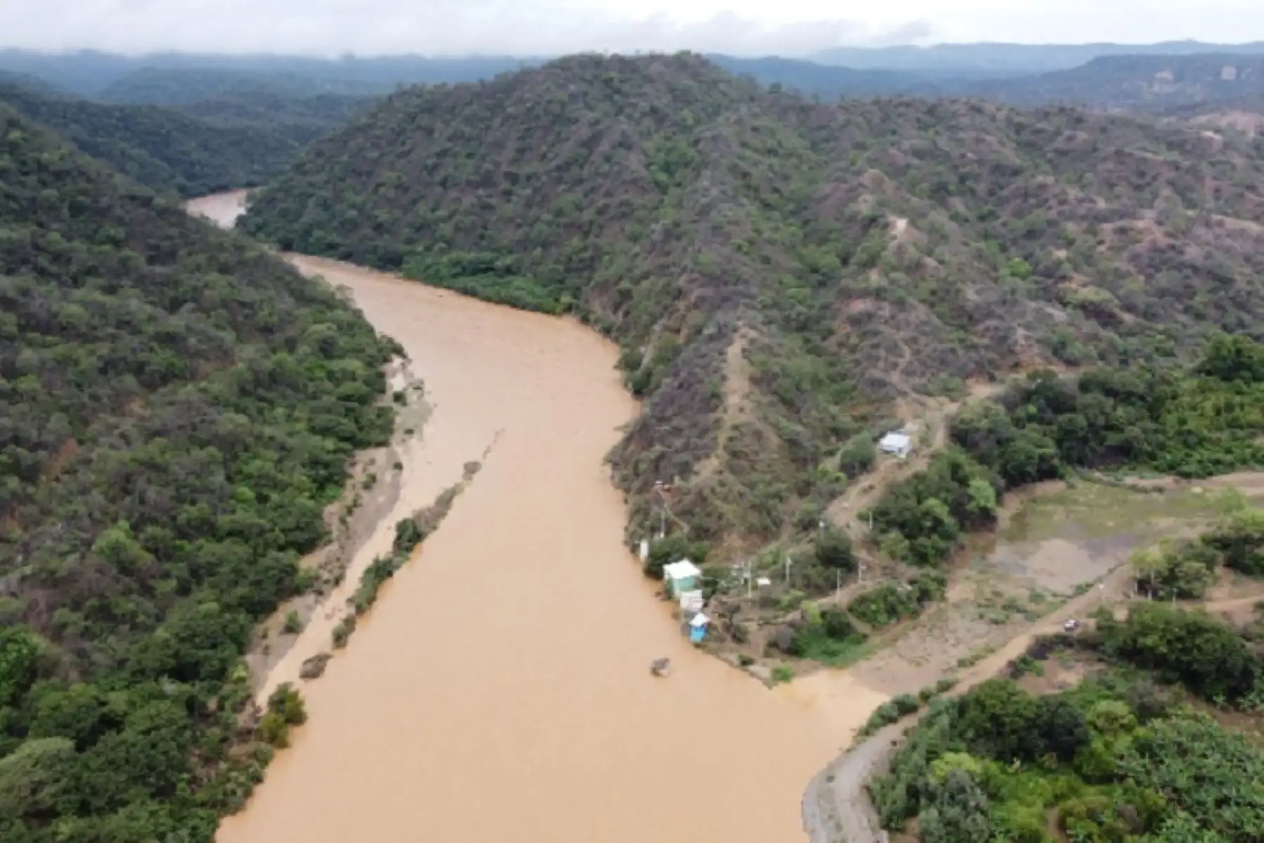 El proyecto cuenta con 300 mil beneficiarios de las provincias de Tumbes, Zarumilla y Contralmirante Villar, donde se cultiva arroz, limón, plátano, entre otros.