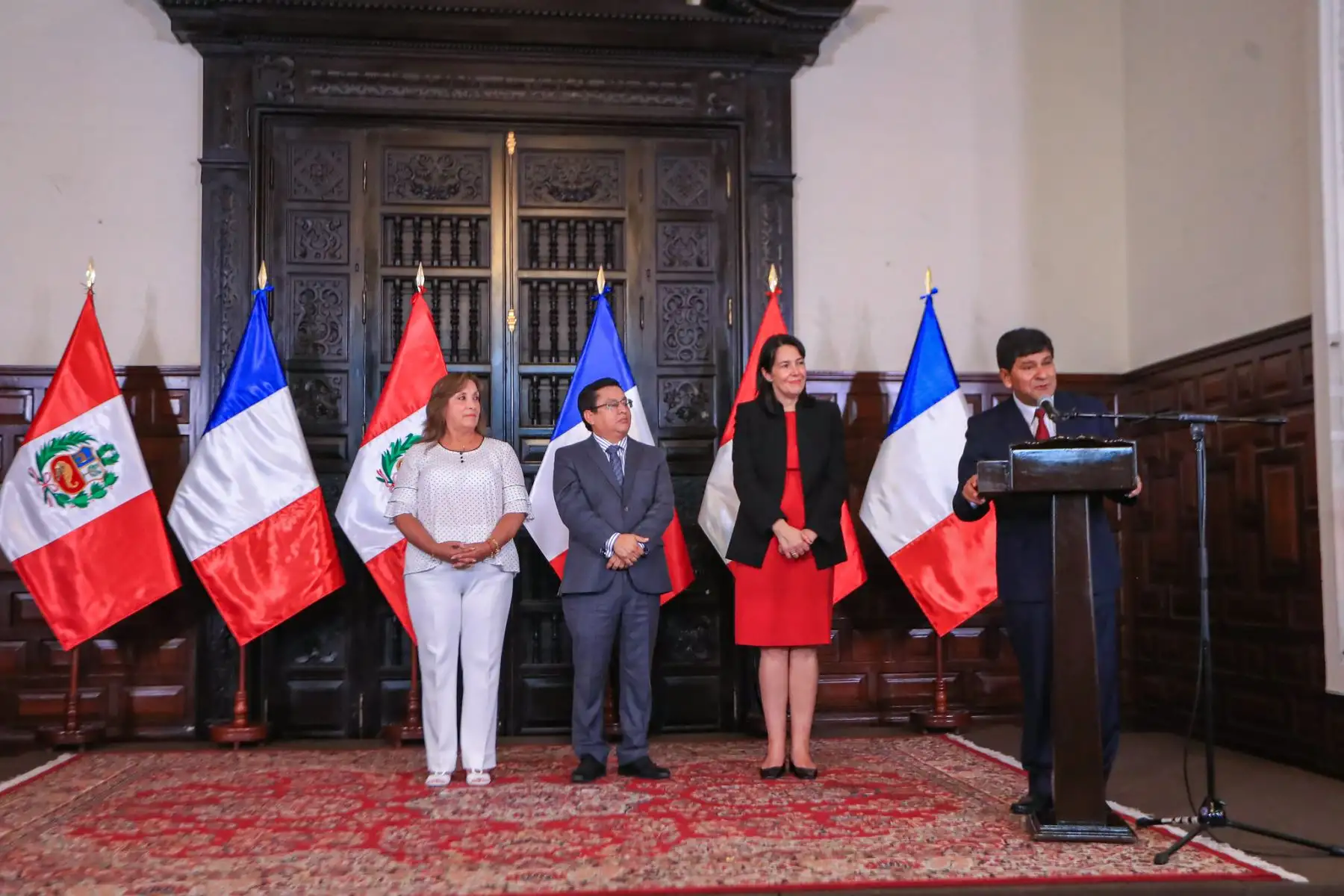 Suscripción de la adenda al contrato de Estado a Estado para la gestión del proyecto del Hospital Goyeneche, de Arequipa. Foto: ANDINA/Prensa Presidencia