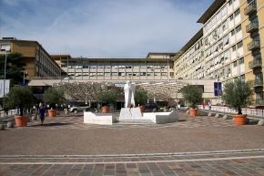 El papa Francisco es atendido en el hospital Gemelli. Foto: Vatican News