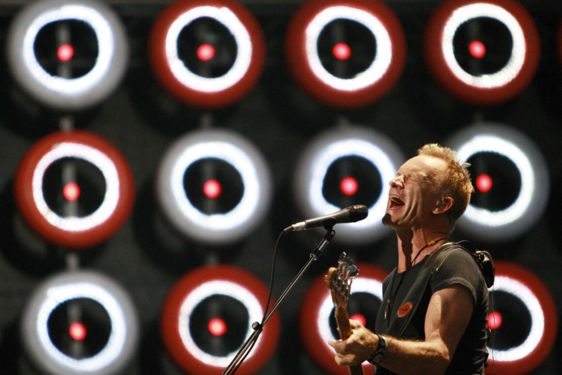 Sting y The Police actúan durante el concierto Live Earth el 7 de julio de 2007 en el Giants Stadium de East Rutherford, Nueva Jersey. Foto: AFP