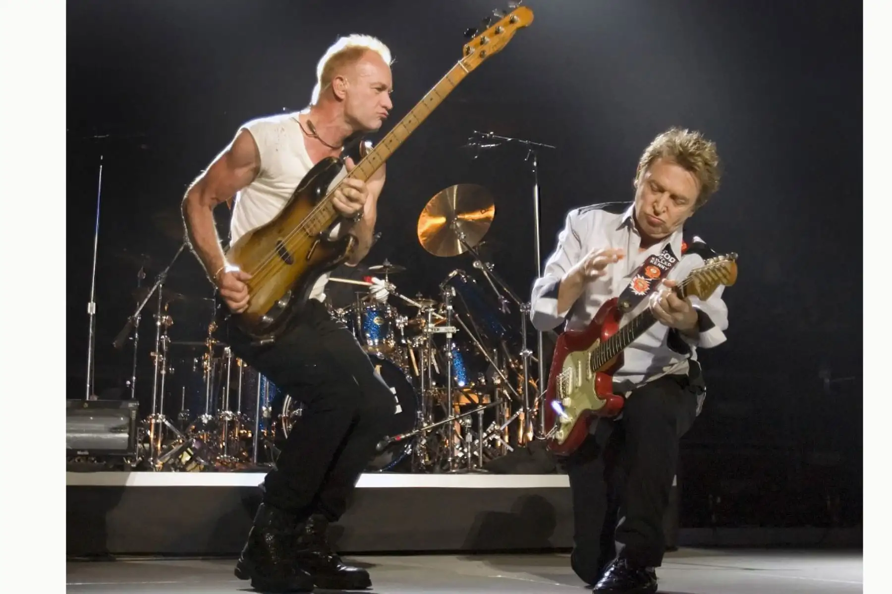 El cantante Sting y el guitarrista Andy Summers (der.) de la banda The Police actúan en el escenario para abrir su gira mundial en el General Motors Place el 28 de mayo de 2007 en Vancouver, Canadá. Foto: AFP