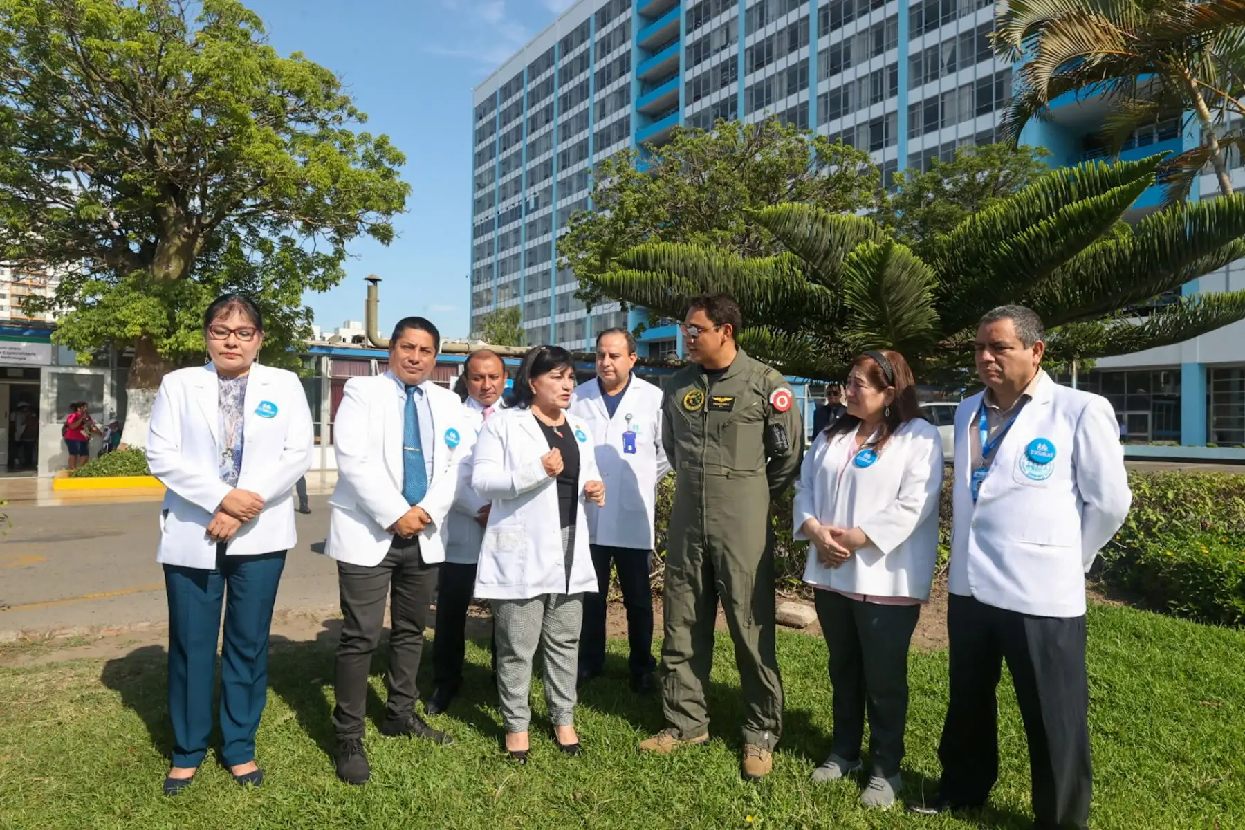 La presidenta ejecutiva de ESSALUD, María Elena Aguilar, supervisó la llegada de órganos donados por un joven piurano que falleció a causa de una lesión cerebral. Dichos órganos fueron trasladados por un helicóptero de la Fuerza Aérea hasta las instalaciones del hospital Edgardo Rebagliatti.

Foto: ANDINA/Juan Carlos Guzmán Negrini