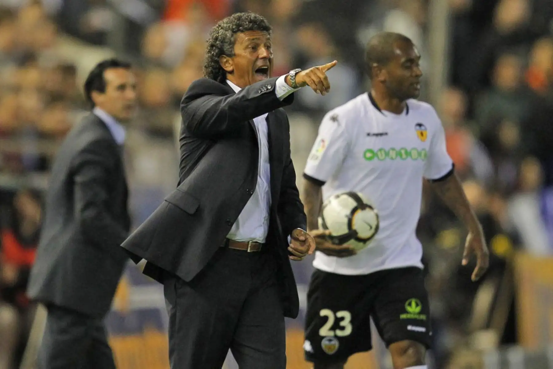 El entrenador del Xerez, Néstor Raúl Gorosito, durante el partido de la liga española contra el Valencia en el estadio de Mestalla, el 4 de mayo de 2010. Foto: AFP