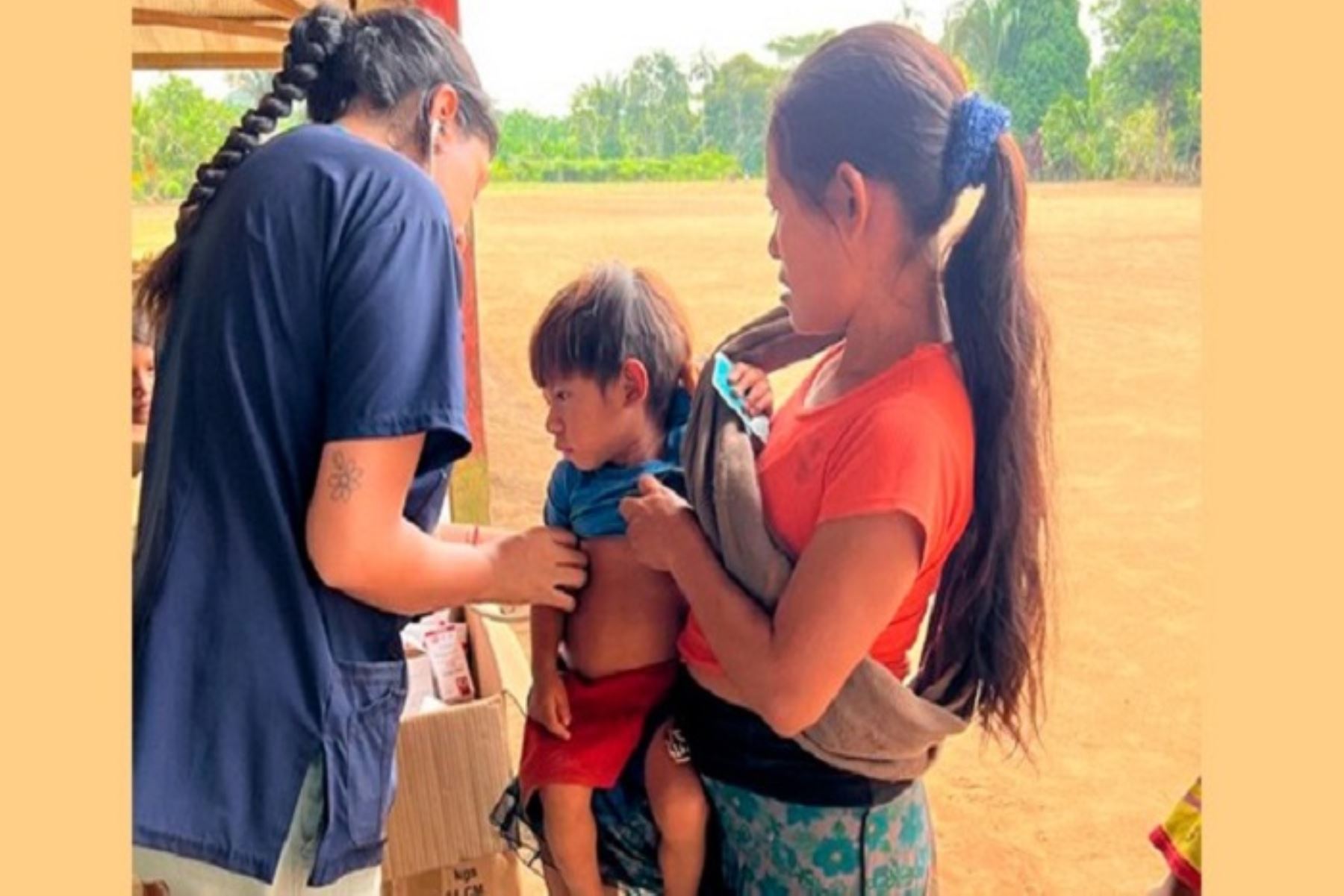 Se identificaron a tres menores de edad de una misma familia, quienes presentaban erupciones vesiculares en diversas etapas de desarrollo, por lo que se procedió a brindar el tratamiento respectivo.