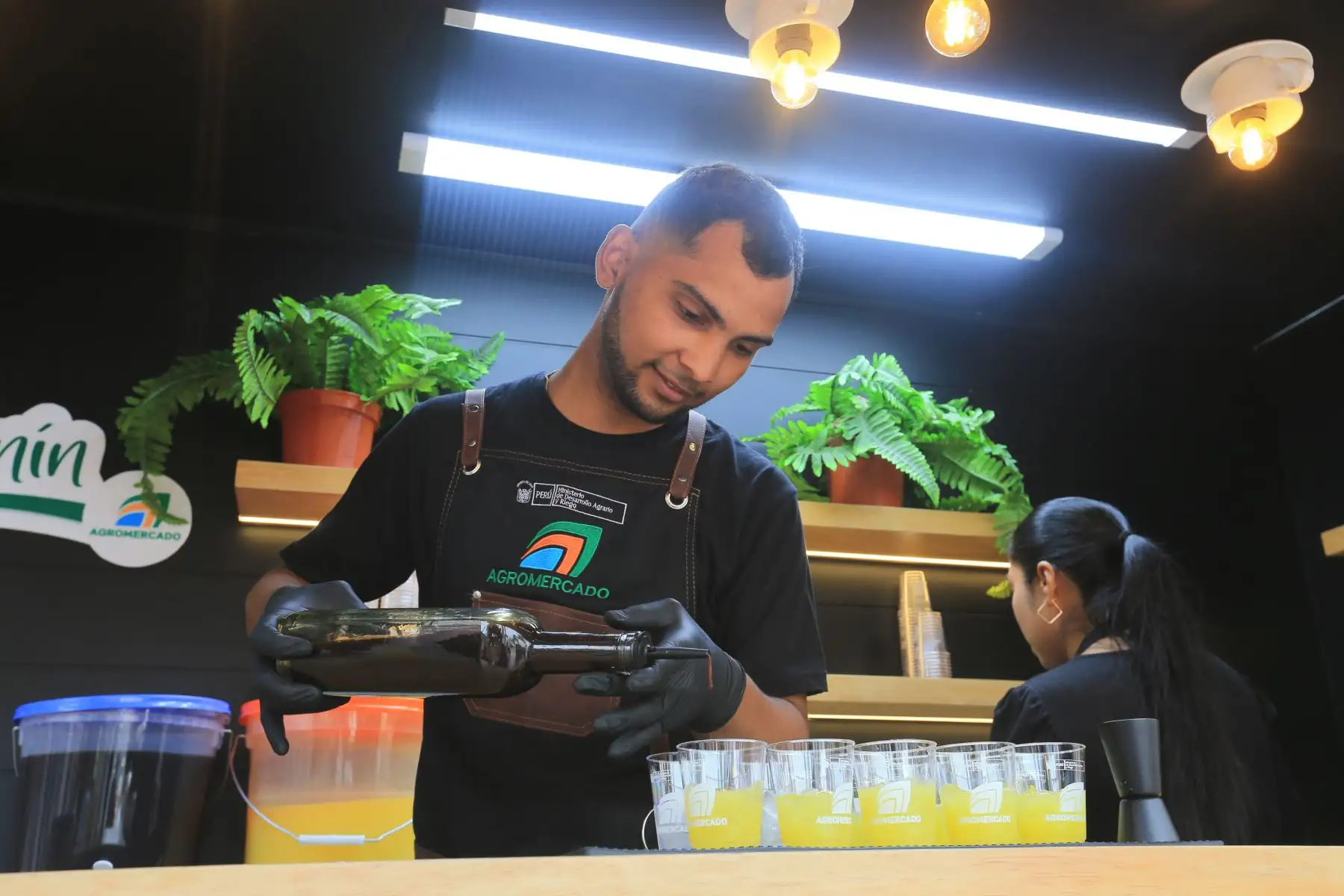 Activación del Coffee Truck con la estrategia de promoción del verano: Cold Brew y las bebidas frías en base a café..FOTO:ANDINA/Hector Vinces.
