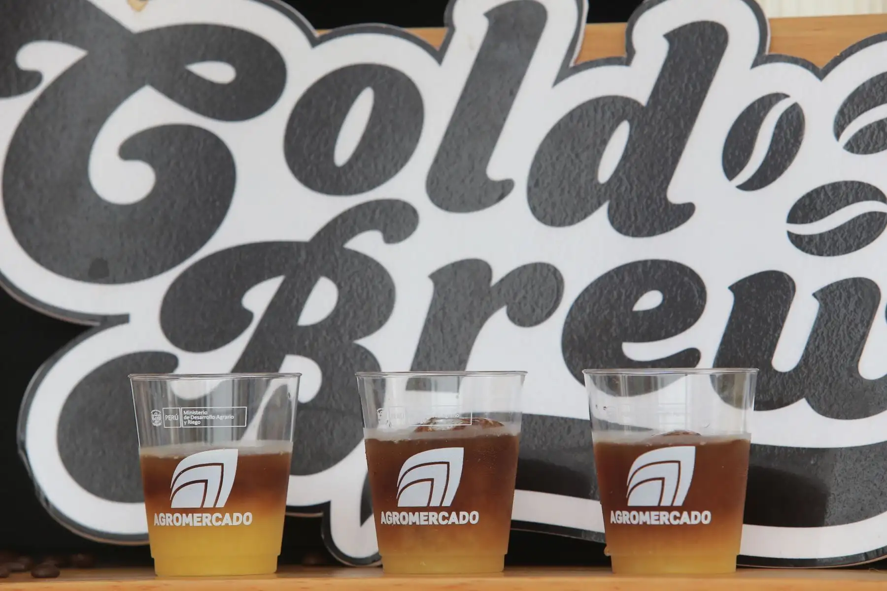 Pueden degustar Cold Brew, aprender sobre su preparación y, lo más importante, conectarse con la cadena de valor del café. FOTO:ANDINA/Hector Vinces.