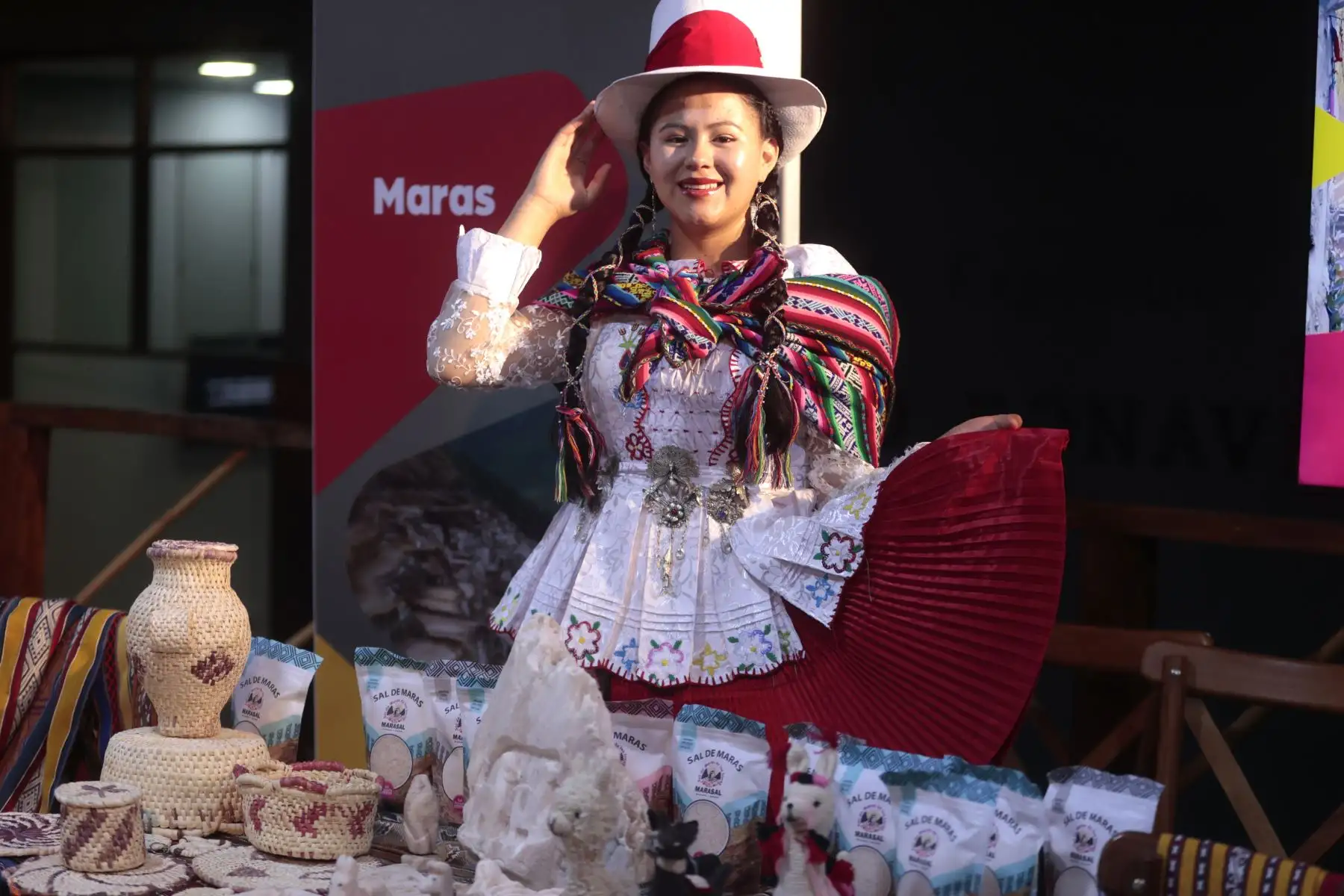 En una emotiva ceremonia, la ministra de Comercio Exterior y Turismo, Desilú León, hizo entrega del reconocimiento a los cinco destinos peruanos que han sido designados por la ONU Turismo como parte de la prestigiosa lista de los “Mejores Pueblos Turísticos del Mundo” (“Best Tourism Villages” – BTV)
Foto: ANDINA/Vidal Tarqui