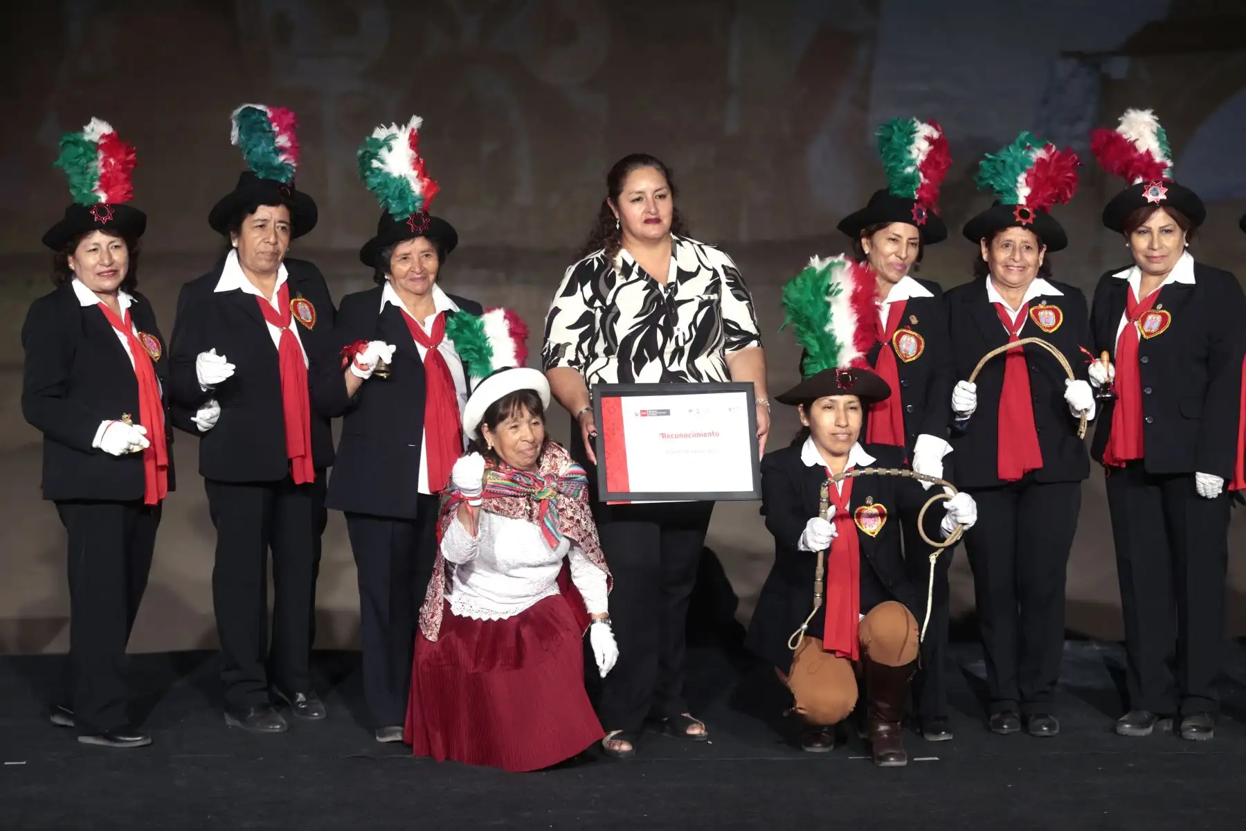 En una emotiva ceremonia, la ministra de Comercio Exterior y Turismo, Desilú León, hizo entrega del reconocimiento a los cinco destinos peruanos que han sido designados por la ONU Turismo como parte de la prestigiosa lista de los “Mejores Pueblos Turísticos del Mundo” (“Best Tourism Villages” – BTV)
Foto: ANDINA/Vidal Tarqui