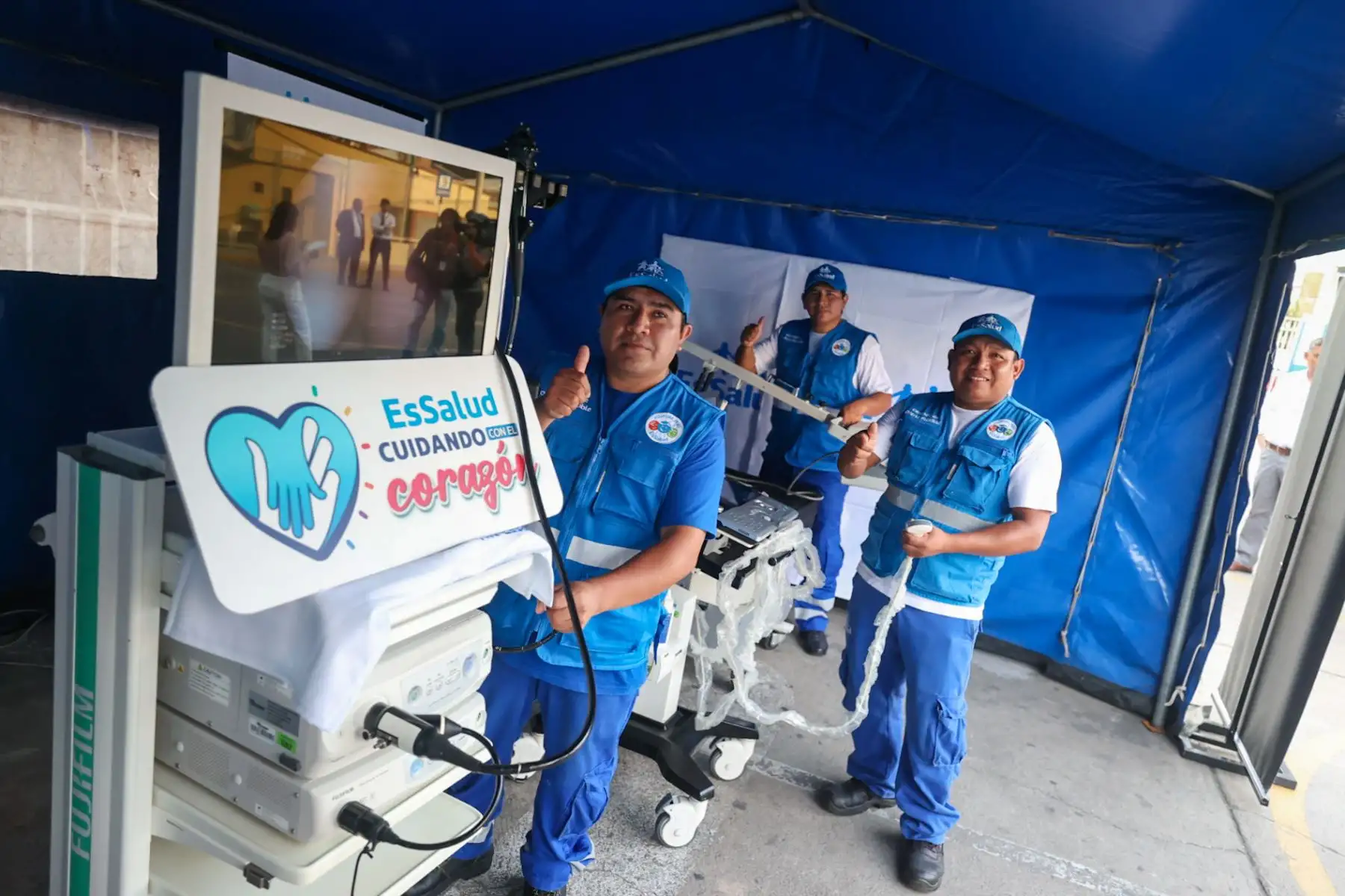 Jornada de atenciones médicas y quirúrgicas que beneficiarán a cuatro regiones del país. Desde la sede central se exhibió el imponente tráiler de Hospital Perú, una unidad móvil equipada con tecnología de última generación

Foto: ANDINA/Juan Carlos Guzmán Negrini