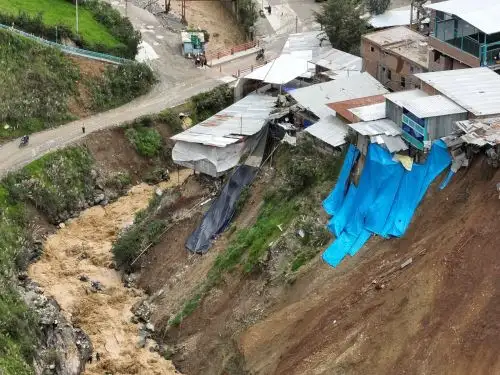 Al menos 40 viviendas han colapsado en el distrito de Parcoy, en la provincia liberteña de Pataz, a consecuencia de los deslizamientos provocados por las lluvias intensas. ANDINA/Difusión
